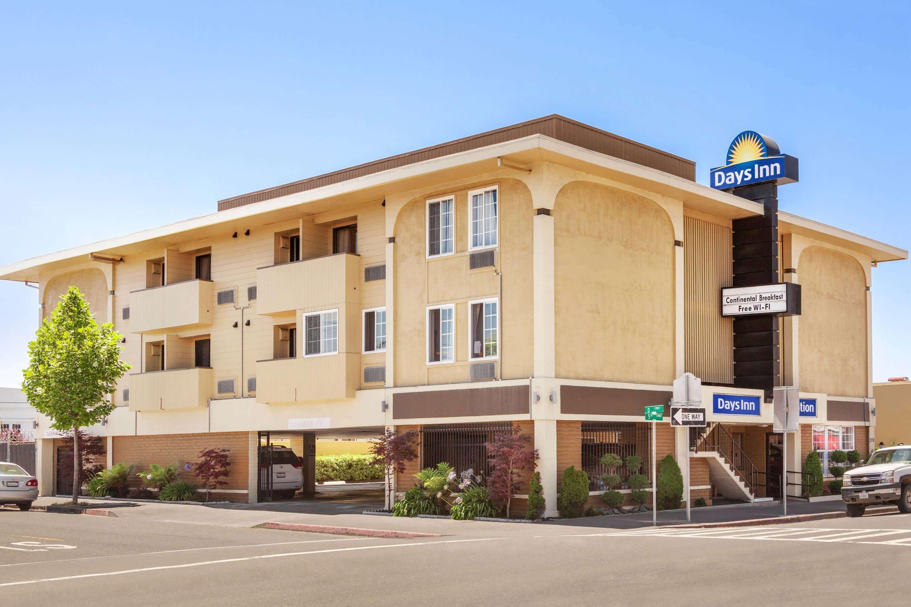 Days Inn By Wyndham Eureka Ca Extérieur photo