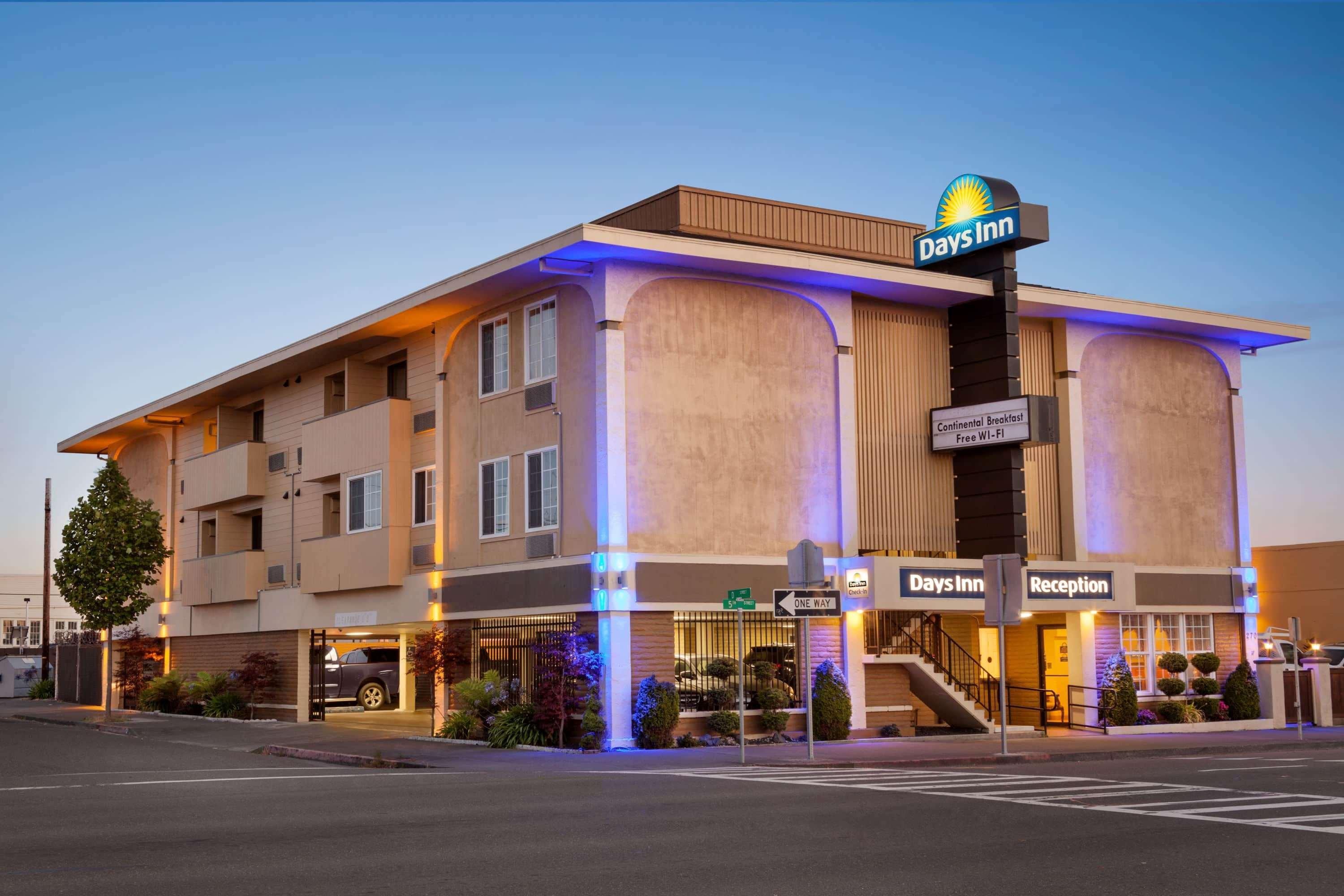 Days Inn By Wyndham Eureka Ca Extérieur photo